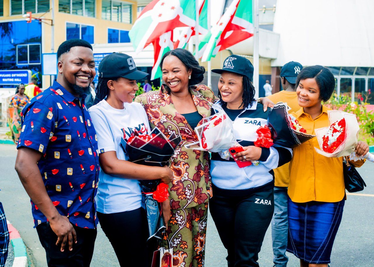 WEMA NELLA RETURNS HOME: A HEARTWELCOMING RECEPTION AT THE AIRPORT